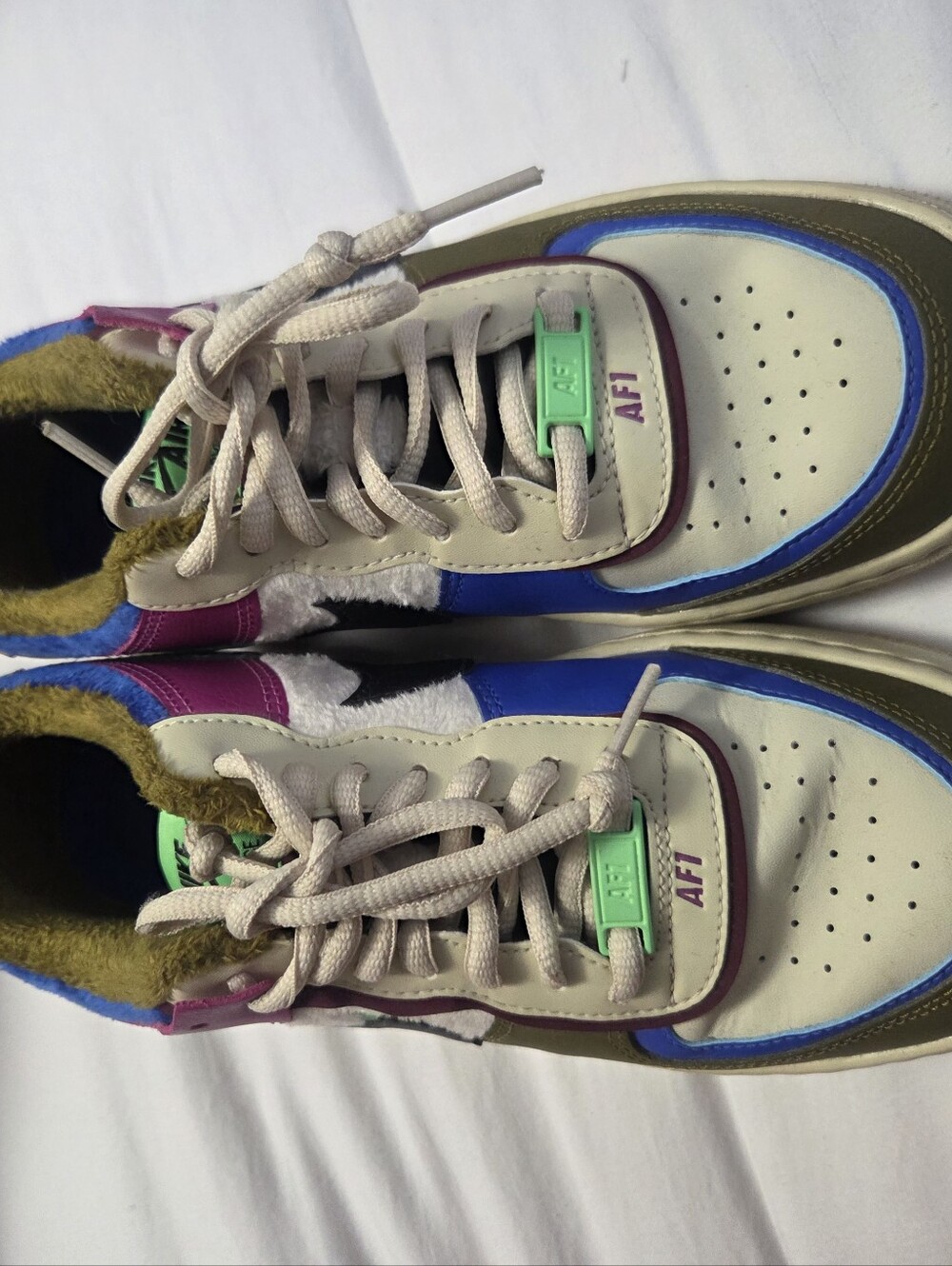 Nike Multicolor Low-Top Sneakers in Cream, Blue & Purple
